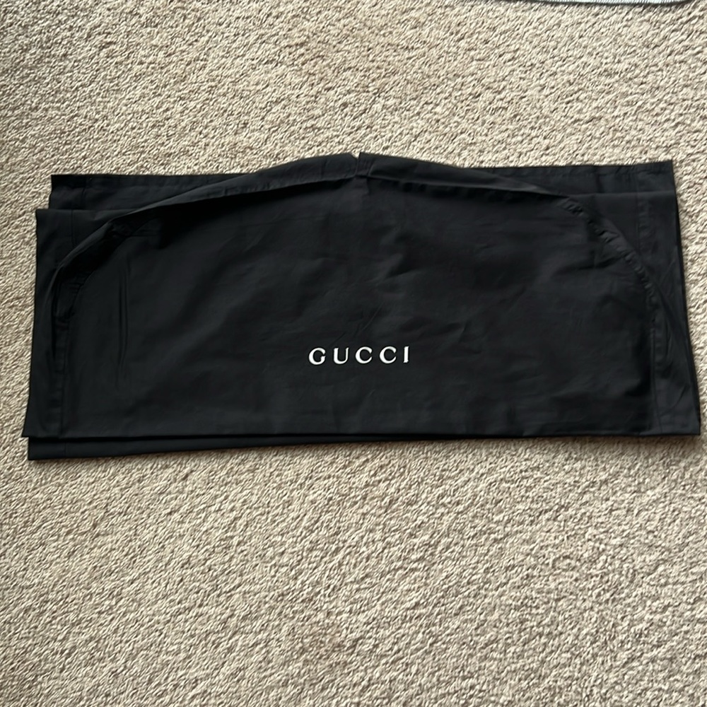 Gucci garment dust bag 2 black and 2 hangers